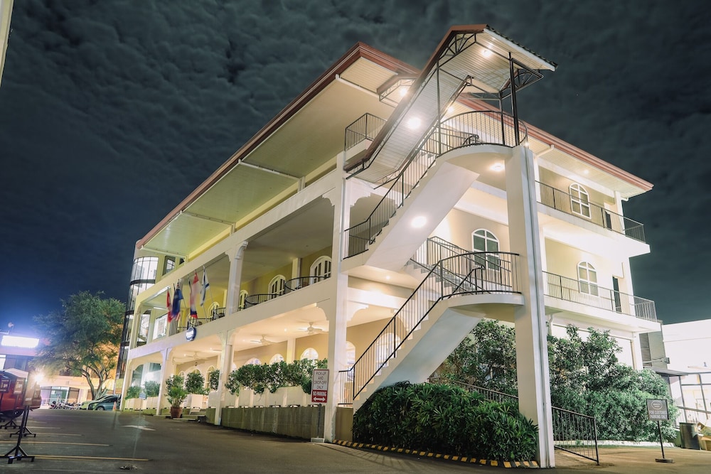 Kingsley’s Hotel and Gastro Pub in Mabalacat City, Philippines