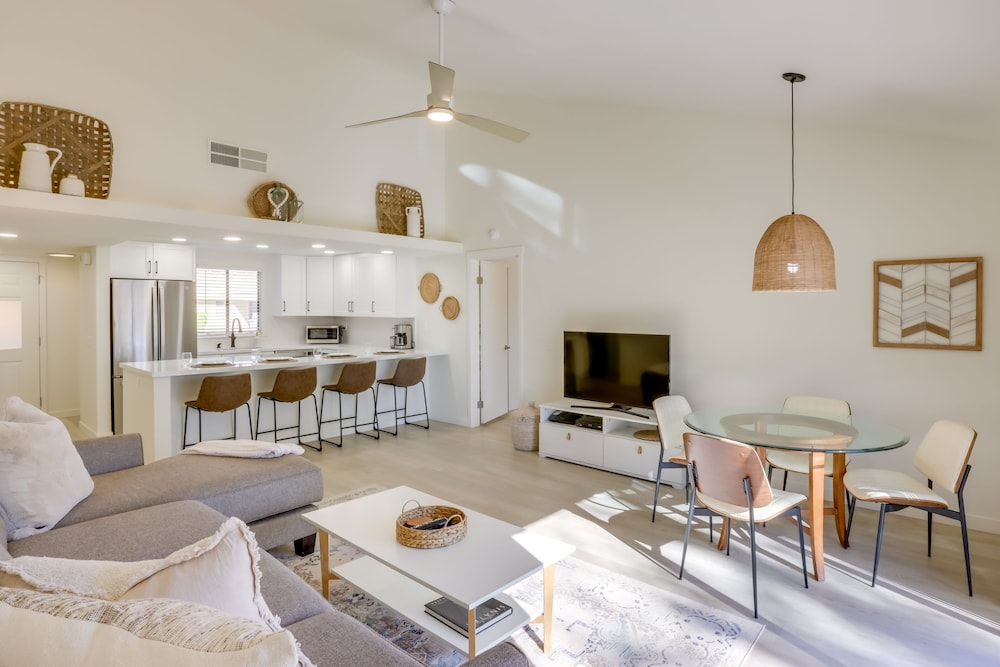 Resort style Palm Desert Rental: Pickleball Courts - photo 12