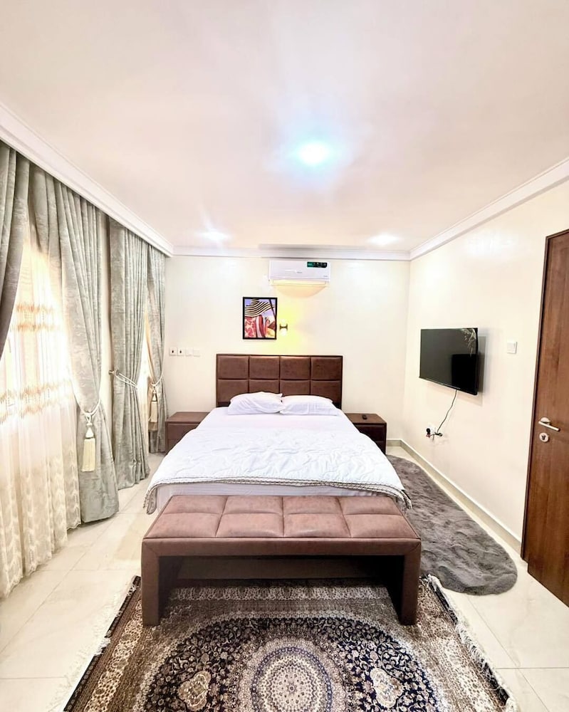 Declans Apartment — 4-Star Luxury Hotel in Abuja, Nigeria