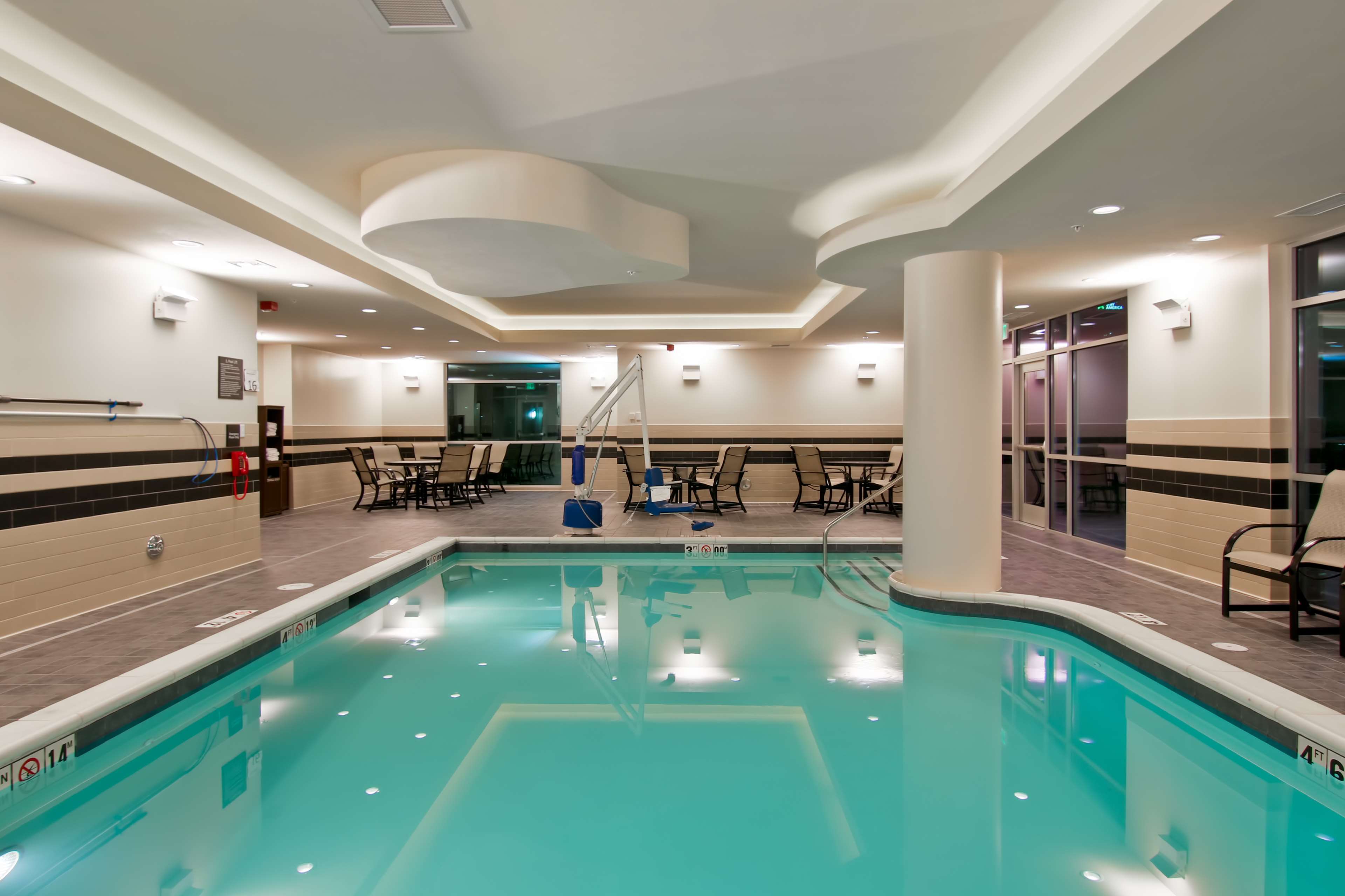 Hampton Inn & Suites Bellevue Downtown Seattle - photo 12