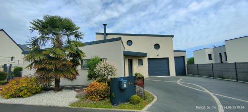 Laloue - carbon neutral hotel in Trange