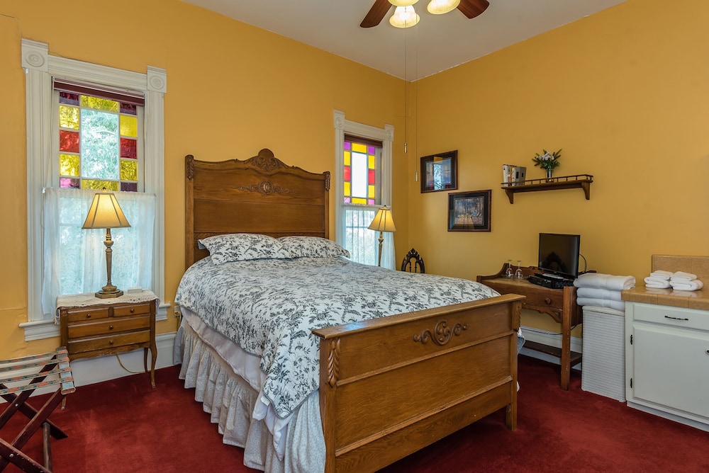 Kaleidoscope Inn & Gardens - photo 3