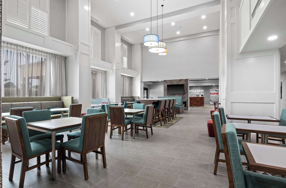 Hampton Inn & Suites Mount Pleasant - photo 30