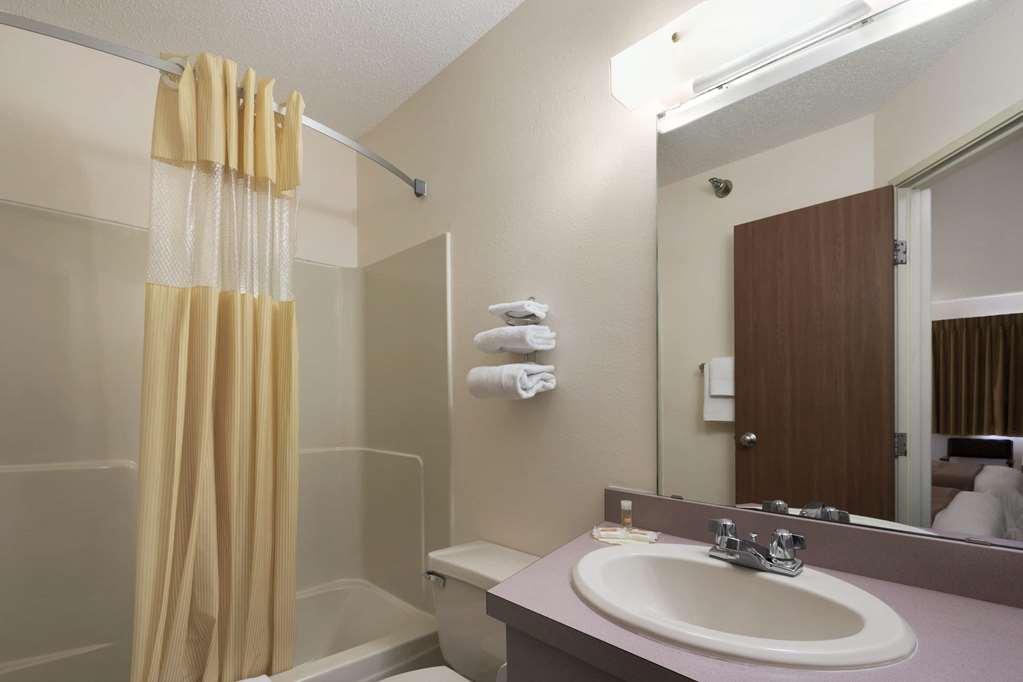Days Inn by Wyndham Hinckley - photo 7
