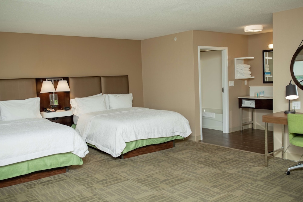 Hampton Inn Commerce Novi - photo 3