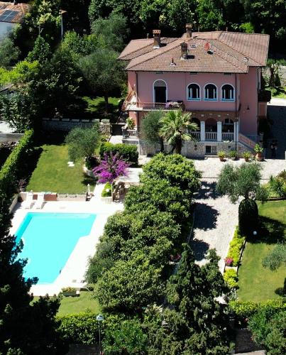 Villa Lou — 4-Star Luxury Hotel in Toscolano Maderno, Italy