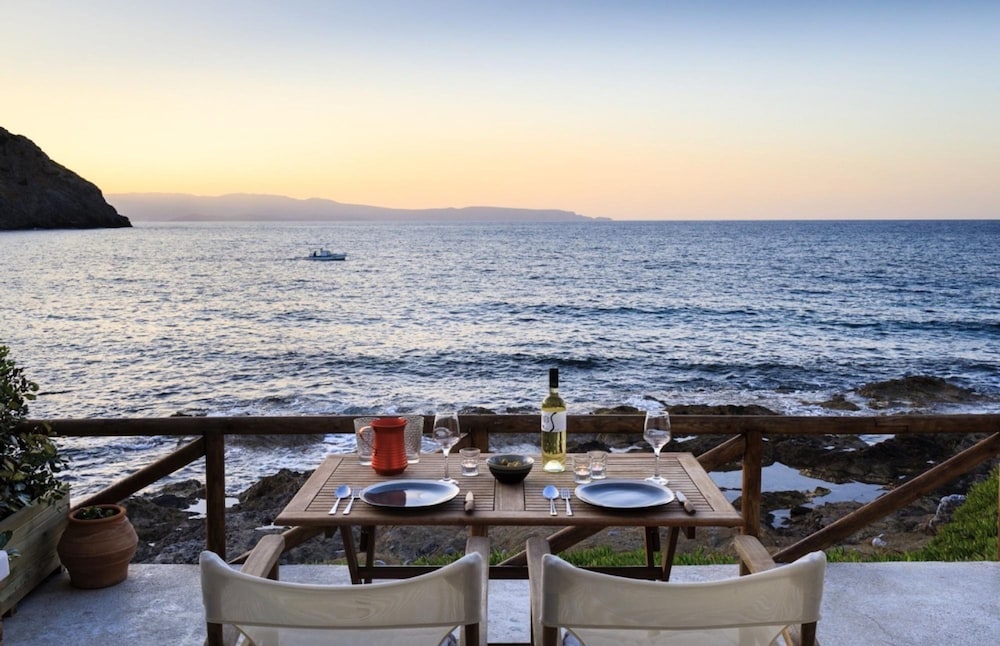 Mochlos Waterside Romantic Waterside Studio in Sitia, Greece