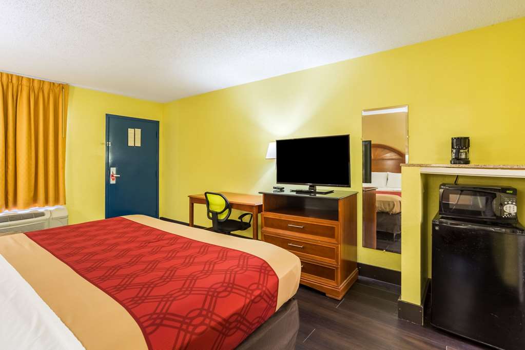 Econo Lodge Picayune - photo 12