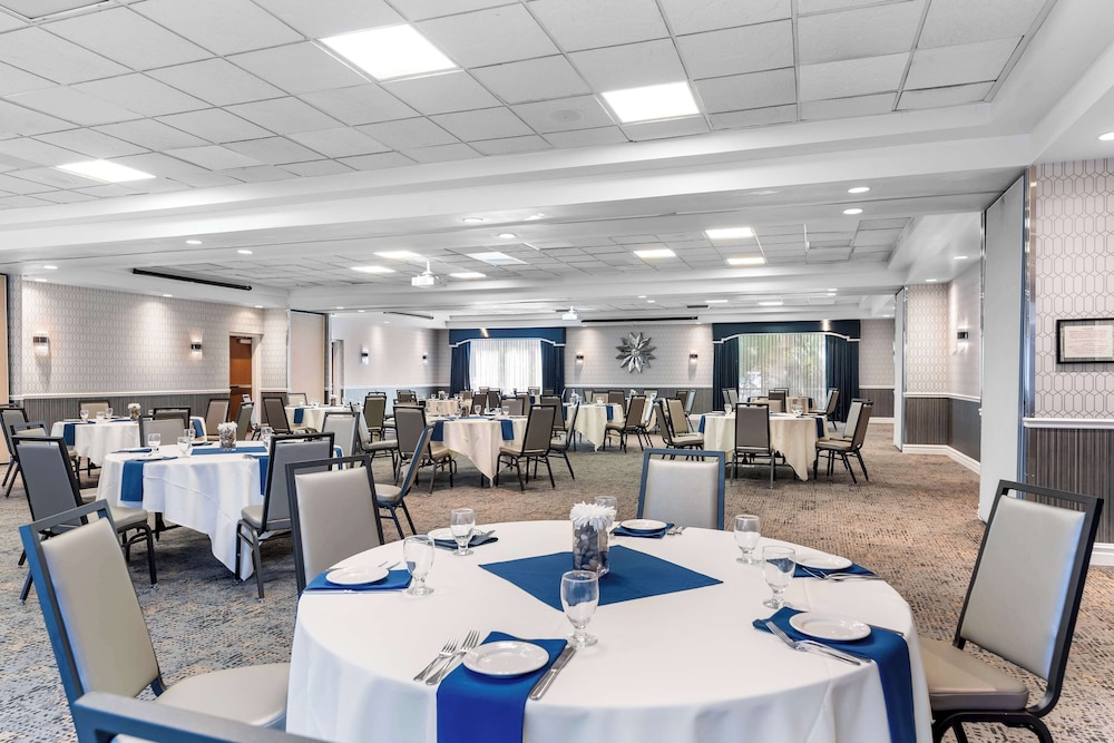 Best Western Plus Abbey Inn - photo 57