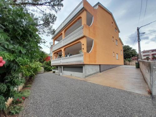 Apartman Ban Spomenka — 4-Star Luxury Hotel in Novi Vinodolski, Croatia