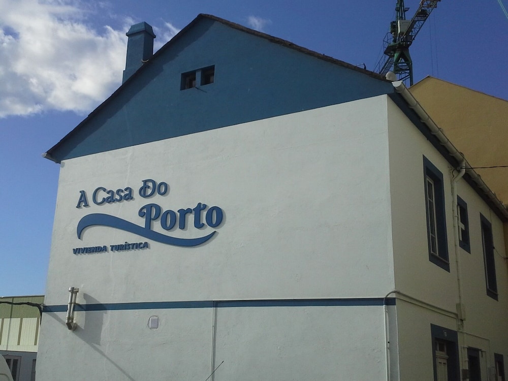 A Casa do Porto — 4-Star Luxury Hotel in Burela De Cabo, Spain
