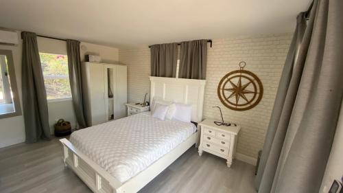 Steps to the beach Renovated studio Unit #1 — 4-Star Luxury Hotel in Fort Lauderdale, United States