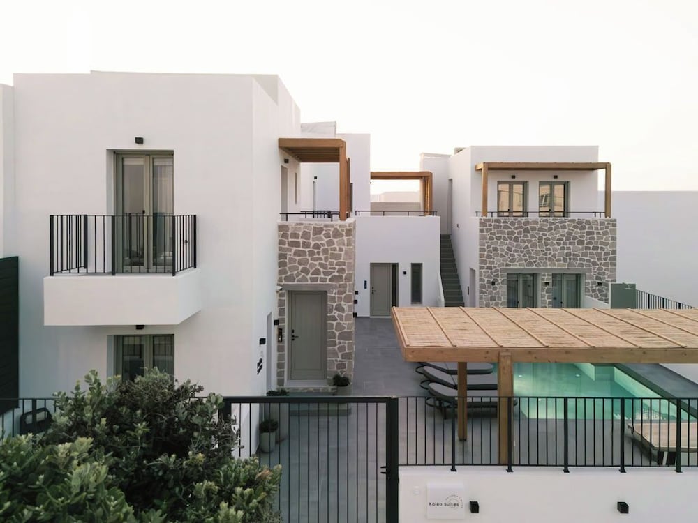 Kalea Suites - carbon neutral hotel in Milos