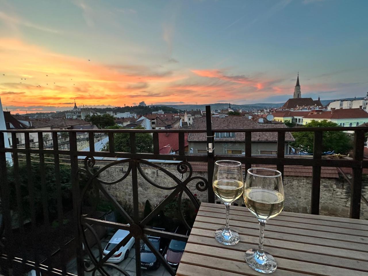 Clujstays Old Town View Studio — 4-Star Luxury Hotel in Cluj-Napoca, Romania