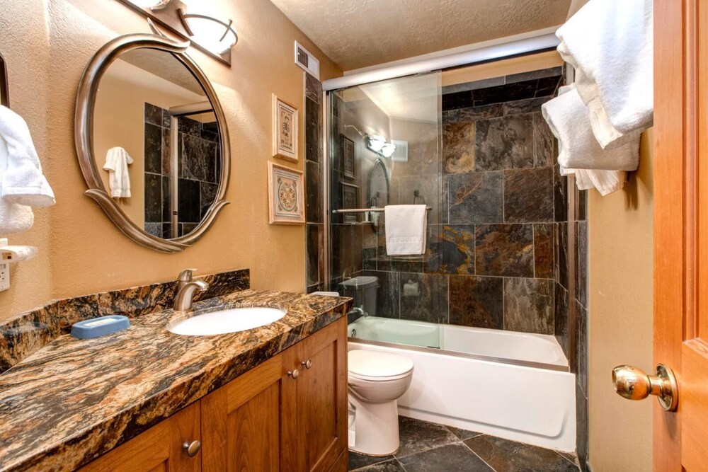 KBM Resorts Private Home Fantastic views Hot Tub AC Easy Walk to Resort and Main St. PLA 1155 - photo 20