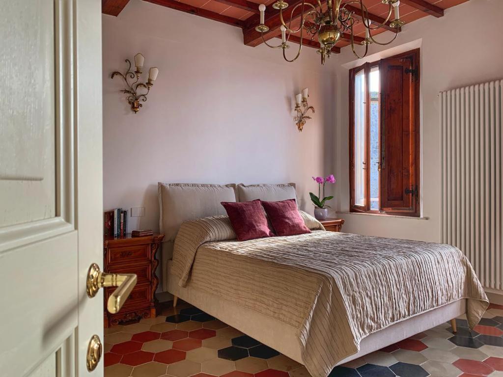 House with a view in Tuscany — 4-Star Luxury Hotel in Castelnuovo Berardenga, Italy