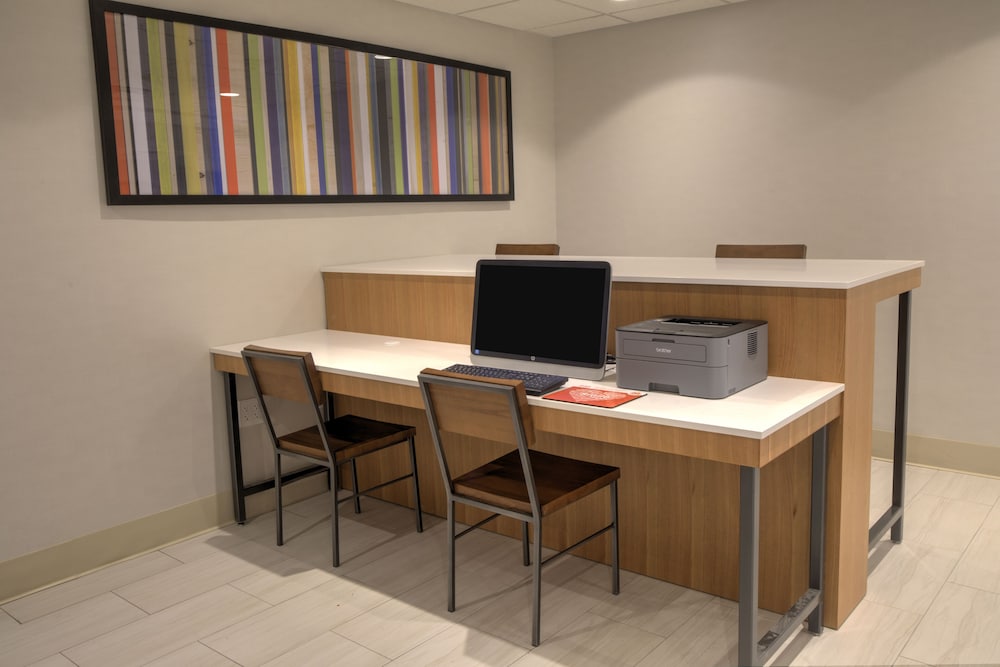 Holiday Inn Express Rochelle by IHG - photo 19