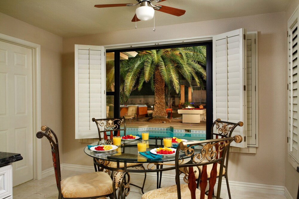AZ Oasis Heated Pool & Spa Sport Court & Putting Greens Pool Table & Games Scottsdale - photo 19