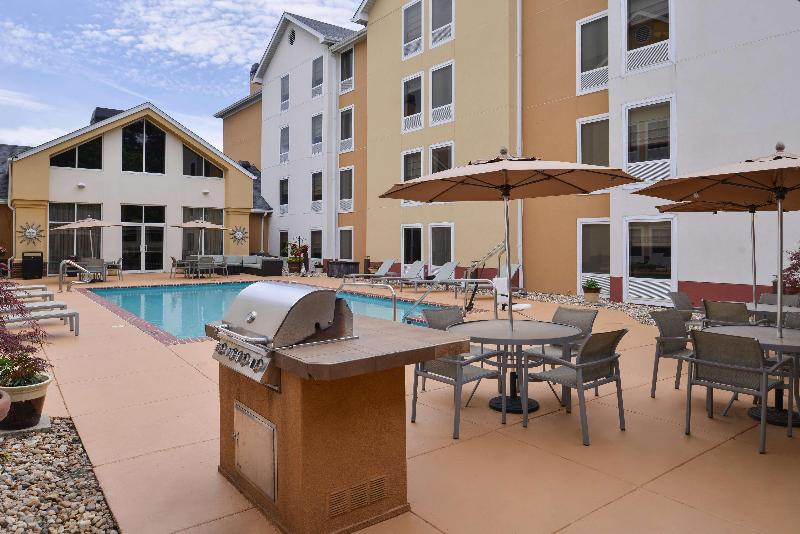 Hampton Inn & Suites Newport News - photo 2