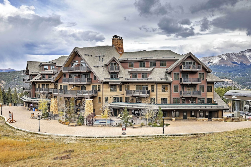 Ski in ski out Breckenridge Resort Condo at Peak 7 - featured photo