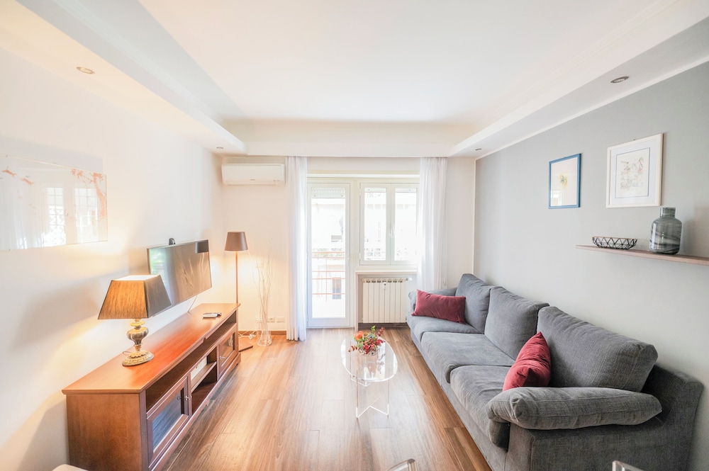 Lovely Design Apartment With Balcony — 4-Star Luxury Hotel in Rome, Italy