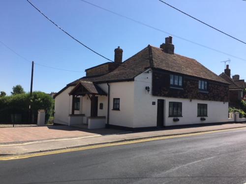 Willow Cottage — 4-Star Luxury Hotel in Dymchurch, United Kingdom