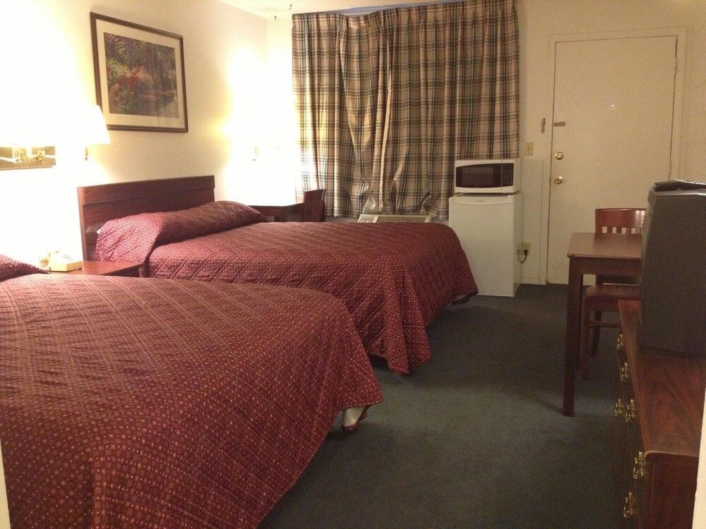 Slumber Inn Of Harrisonville - photo 10