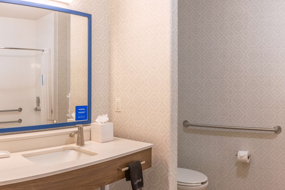 Hampton Inn & Suites Boerne - photo 35