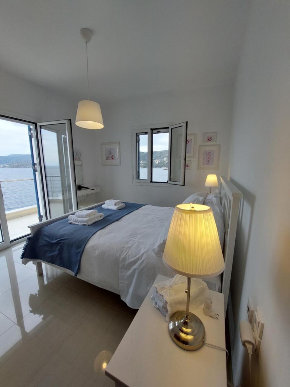 Thalassa — Aegina
