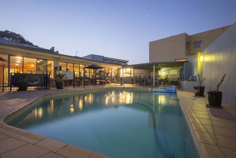 Sydney Beachouse YHA - last minute hotel in Collaroy