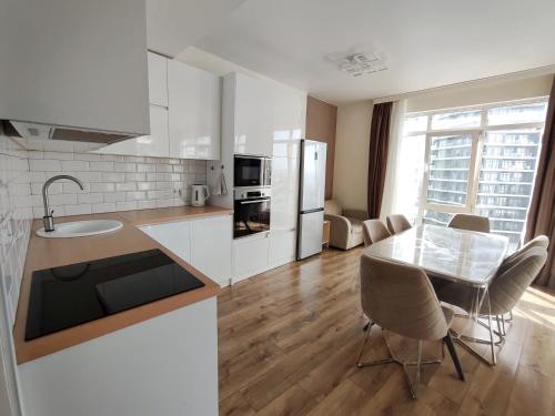 White Sails Apartments