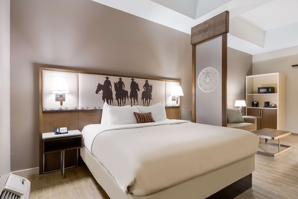 Best Western Bandera Suites & Saloon - photo 23