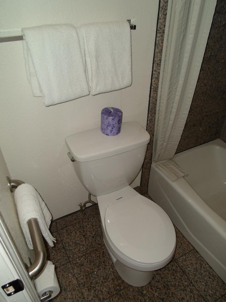 Economy Inn Morgan Hill - photo 18