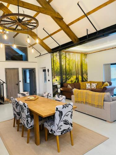 Barnaby s Barn — Carmarthen — photo 2