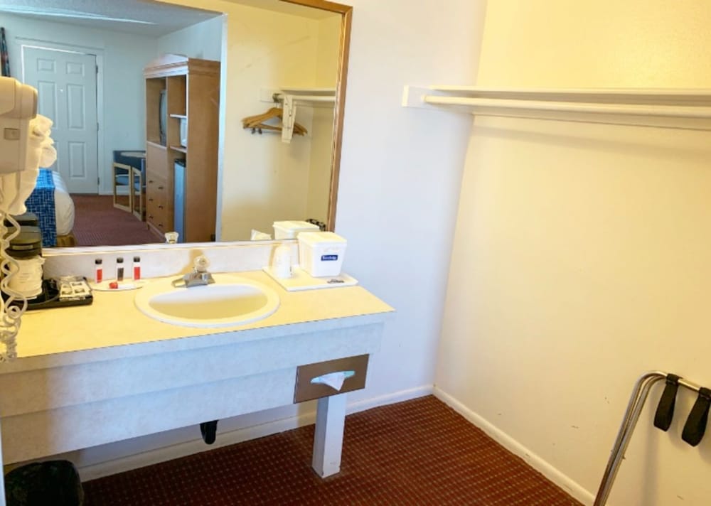 Travelodge by Wyndham Cedar City - photo 18