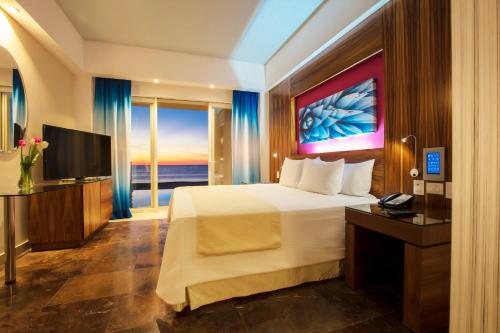 Krystal Grand Los Cabos All Inclusive