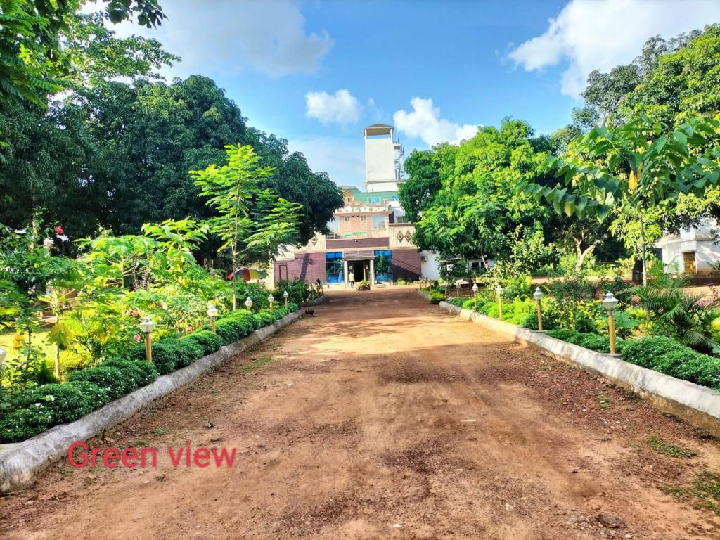 Green View Hotel & Resort — hotel in Jhargram