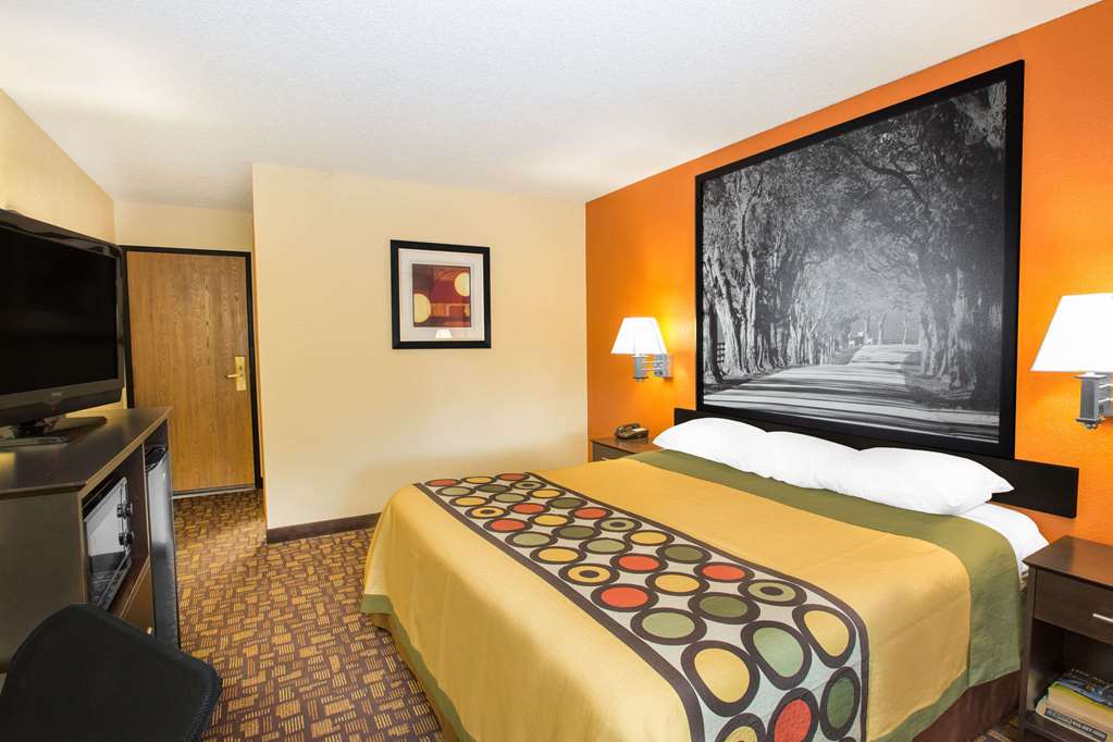Super 8 by Wyndham Clive IA - photo 10