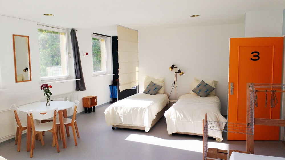 M I N I T E L - last minute hotel in Berlin