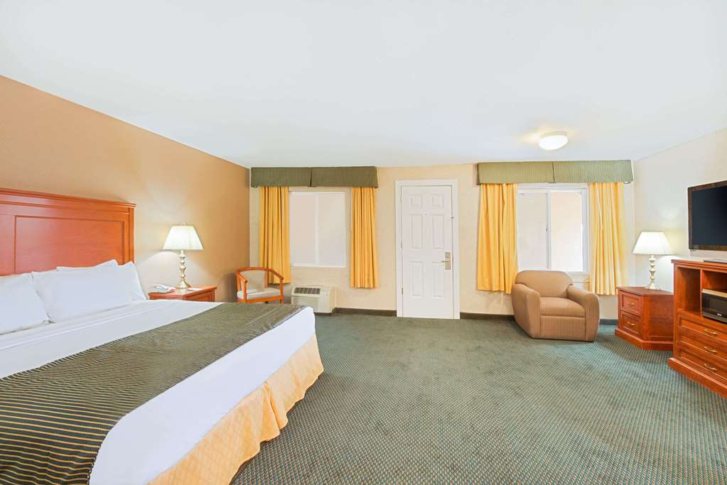 Ramada by Wyndham Flagstaff East - photo 14