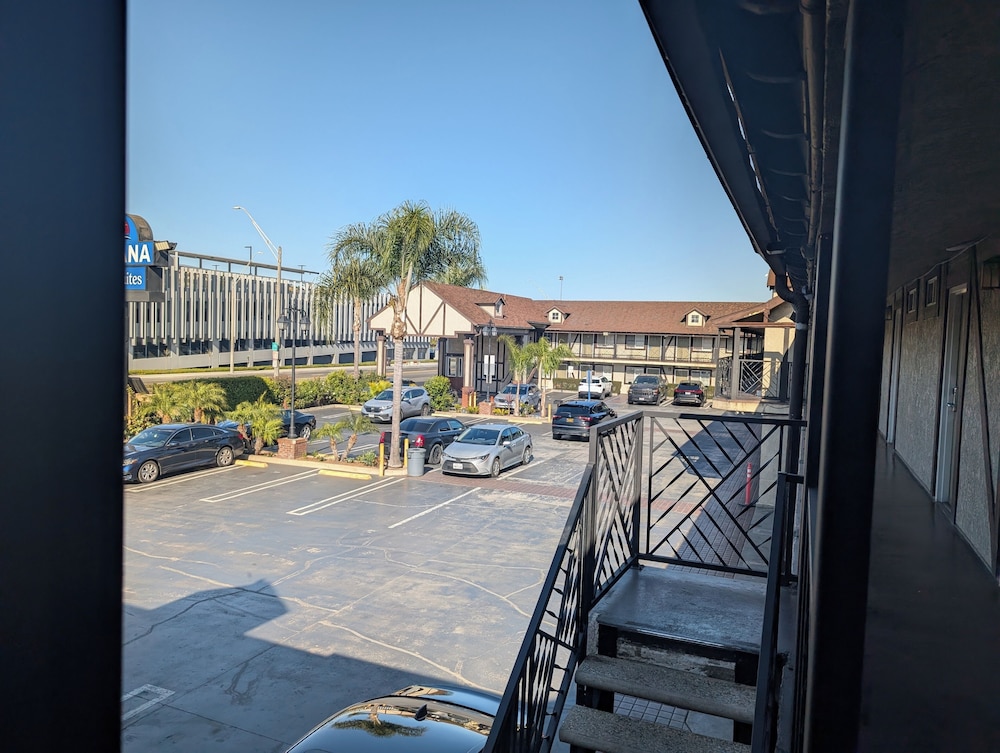 Cabana Inn & Suites - photo 19