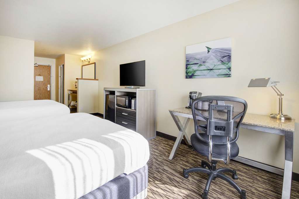 Best Western Plus Peppertree Airport Inn - photo 11