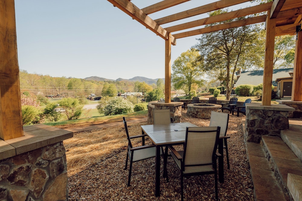 Tremont Lodge & Resort - photo 314