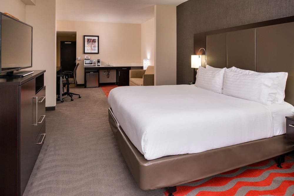 Holiday Inn Express Hotel & Suites Monroe - photo 17
