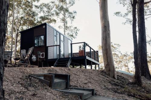 Tiny Tamborine 1 by Tiny Away — hotel in Wongawallan