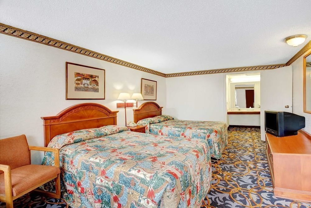 Knights Inn Indianapolis East