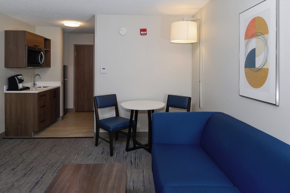 Holiday Inn Express Hotel and Suites Marysville by IHG - photo 10
