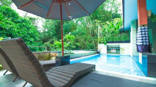 Villa Dewata with Chill Spot Private Pool and Karaoke — 4-Star Luxury Hotel in Batu, Indonesia
