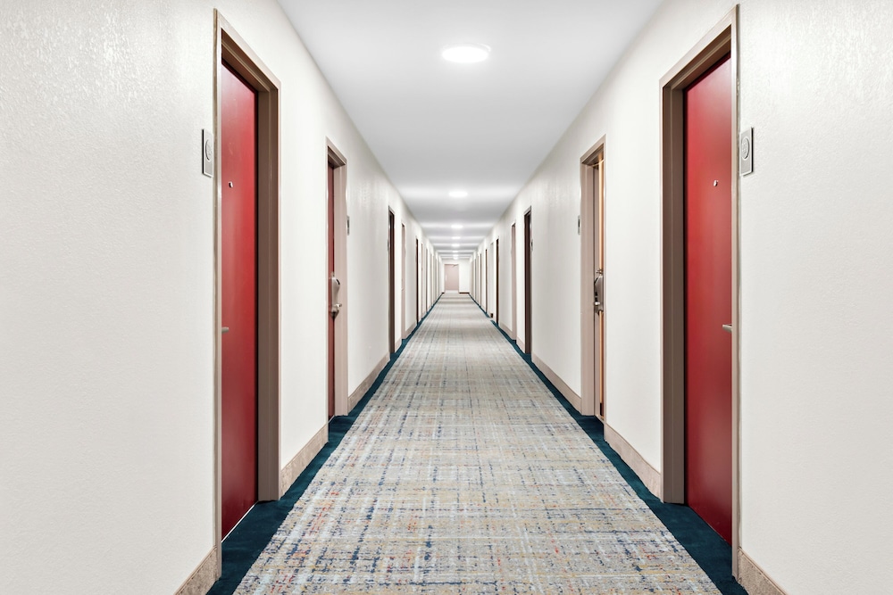 Red Roof Inn Harrisburg North - photo 32