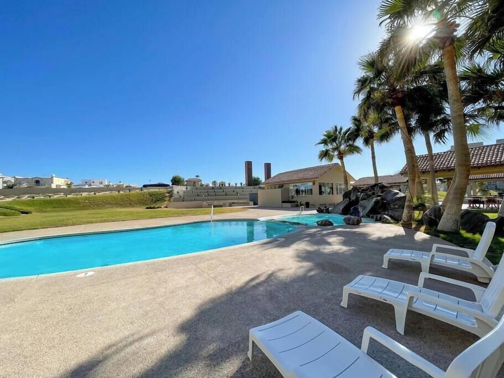 Beautiful Condo La Joya Near Beach with Views — 4-Star Luxury Hotel in Puerto Penasco, Mexico